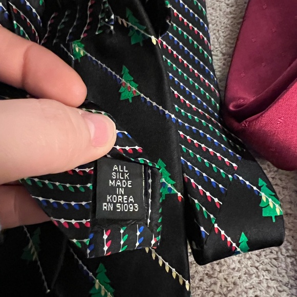 🎄BUNDLE of 3 Holiday Ties - Picture 6 of 8